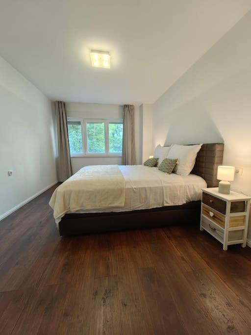 New 1 Bedroom Near Center And Beach Split Exterior foto